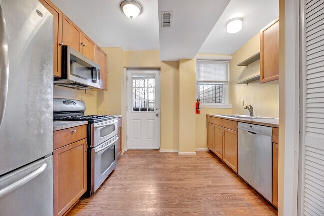 Building Photo - 1369 Florida Ave NE