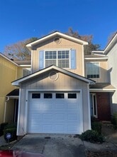 Building Photo - 207 Woodrun Dr