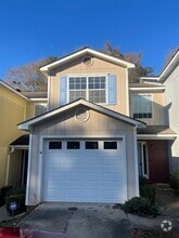 Building Photo - 207 Woodrun Dr
