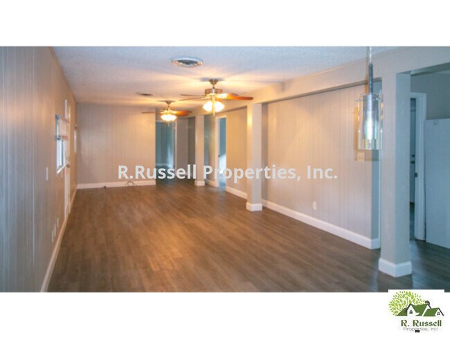 Building Photo - 5137 Mt Plymouth Rd
