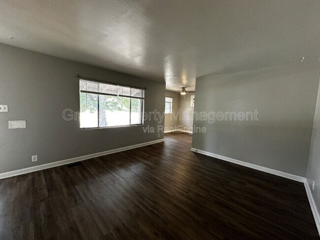 Building Photo - 9295 Ciancio St