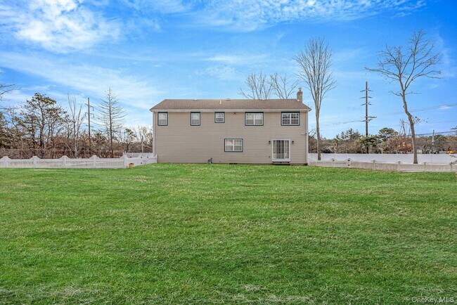 Foto del edificio - 475 Old Country Rd