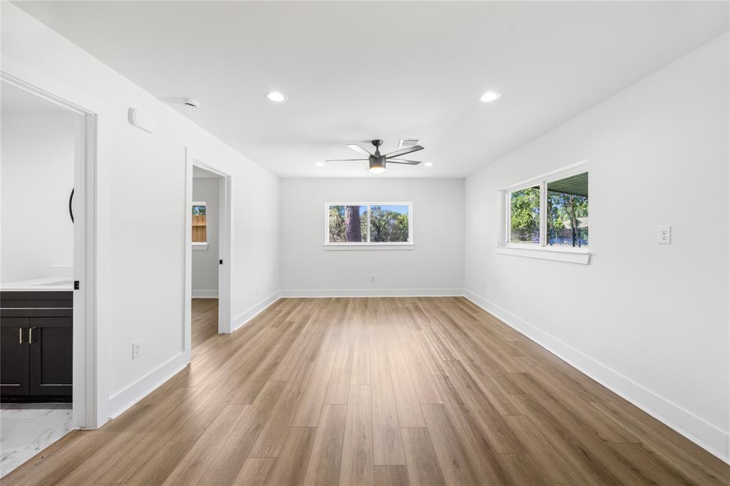 Foto principal - 14125 Norway St