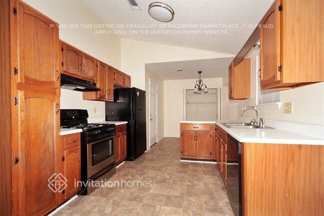 Building Photo - 3041 Park Creek Ct