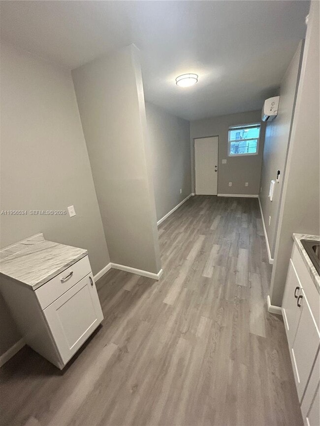 Foto del edificio - 1740 NW 1st Pl