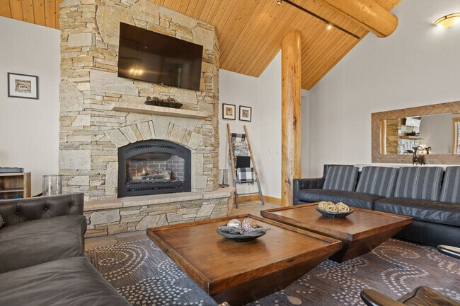 Foto del edificio - 2612 Ski Trail Ln