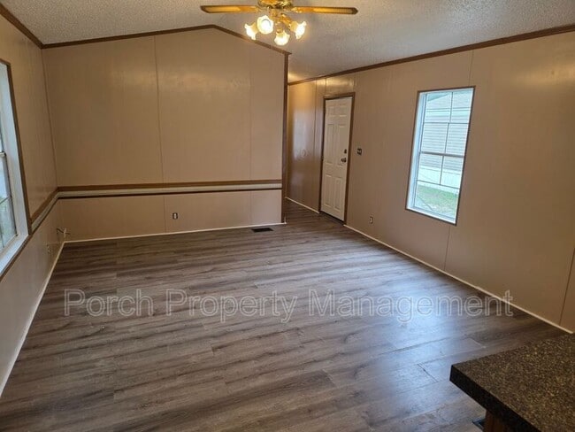 Foto del edificio - 7318 Hayward Ave