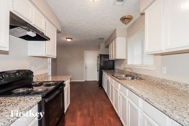 Building Photo - 15739 Tammany Ln