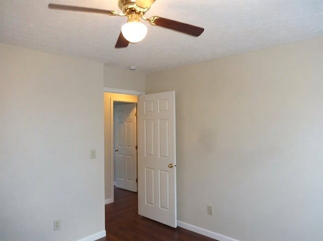 Building Photo - 13861 Carlstead Dr NW