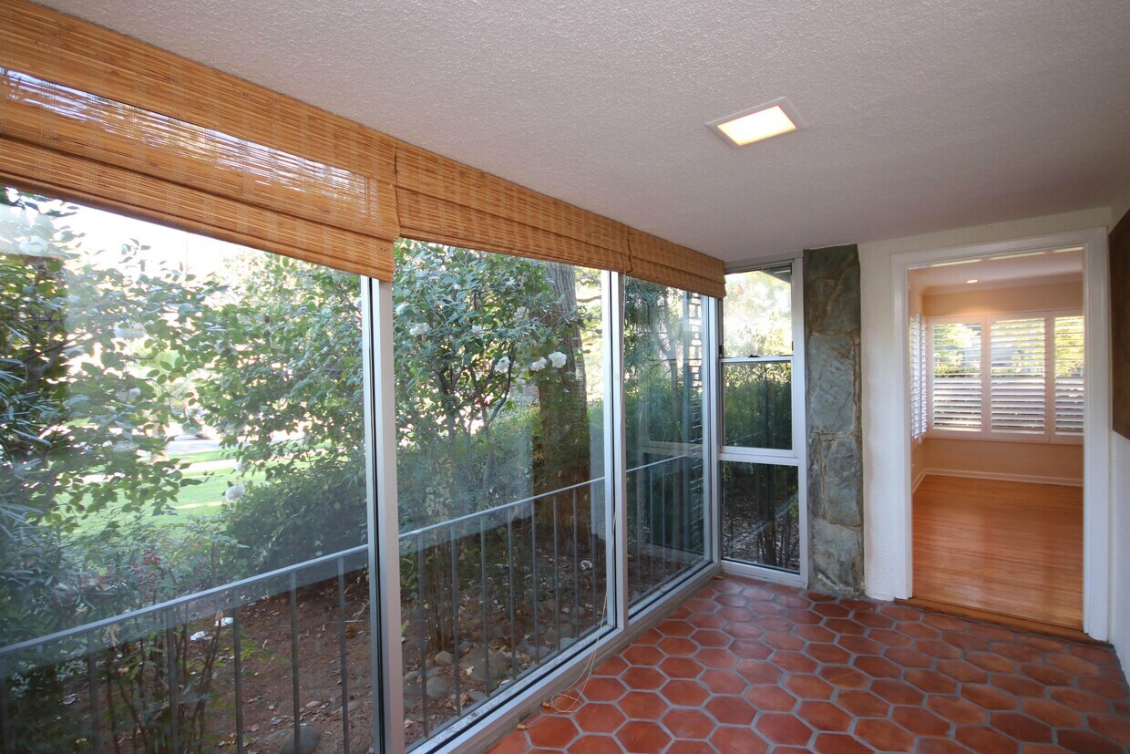 Primary Photo - 331 S Orange Grove Blvd