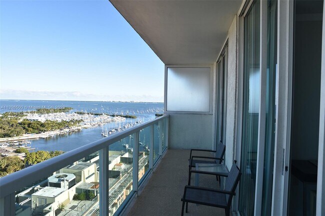 Foto del edificio - 2889 McFarlane Rd