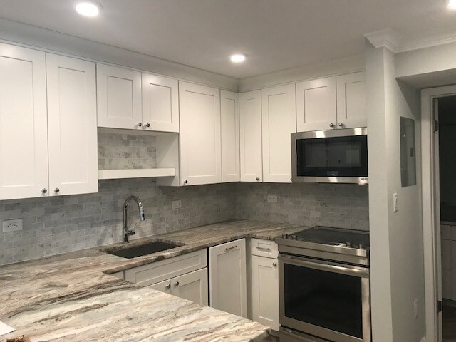 renovated kitchen - 2302 S Manhattan Ave