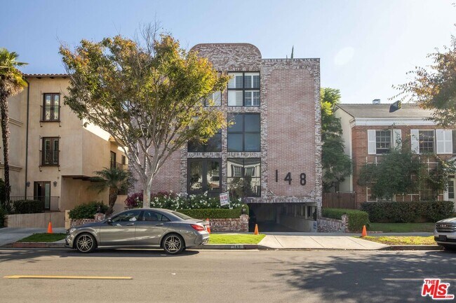 Foto del edificio - 148 S Reeves Dr