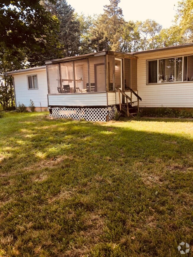 Apartments under 2,500 in Van Meter, IA 1 Rentals