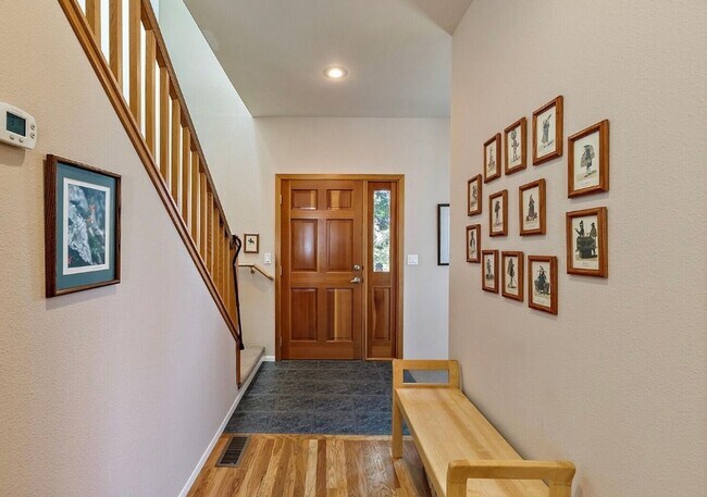 Building Photo - Charming 3BR House in Ashland