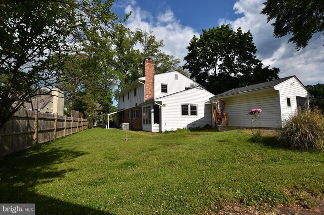 Building Photo - 215 Beall Ave