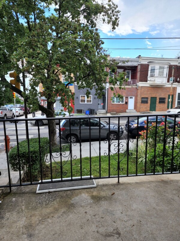 Primary Photo - 6201 Lansdowne Ave