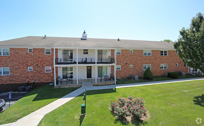 Courtyard Apartments - Apartments in Overland Park, KS | Apartments.com