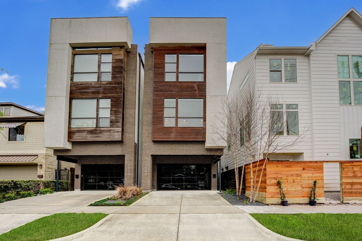 Primary Photo - Gorgeous 4bed/ 4.5 bath Townhome!