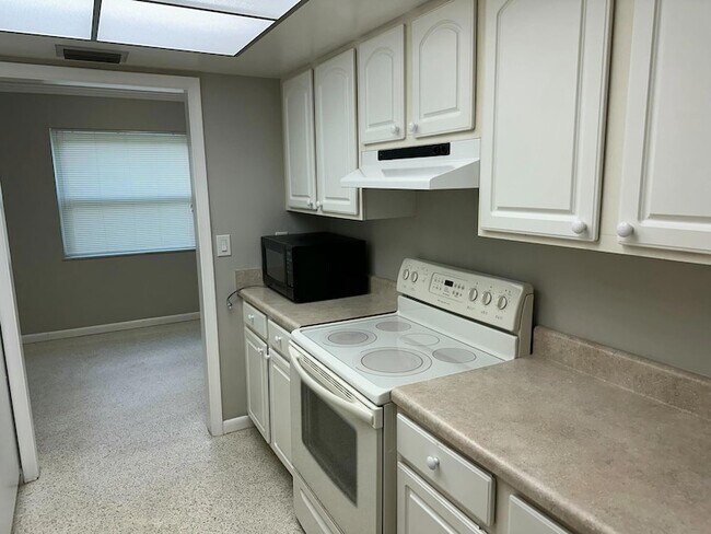 Foto del edificio - 2095 NW Fork Rd