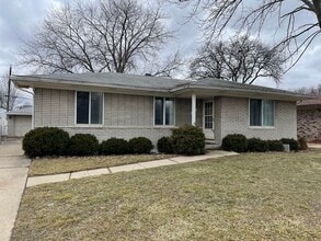 Building Photo - 31287 Mc Namee St