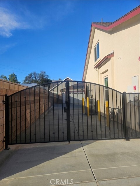 Building Photo - 5151 Peony Ct