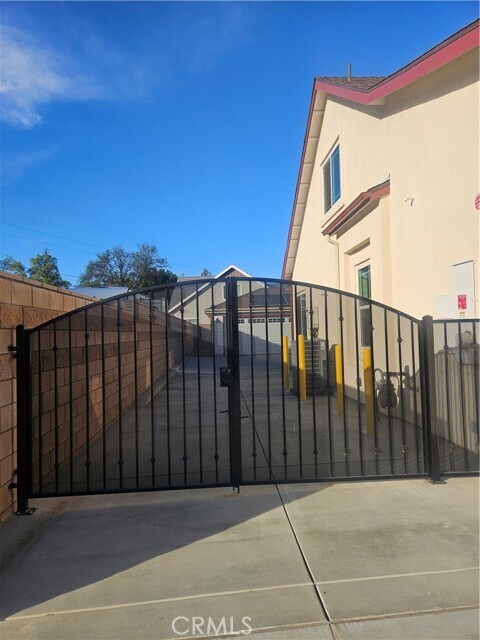 Foto del edificio - 5151 Peony Ct