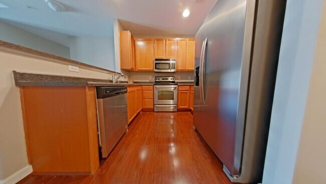 Foto del edificio - 7108 W Friendly Ave