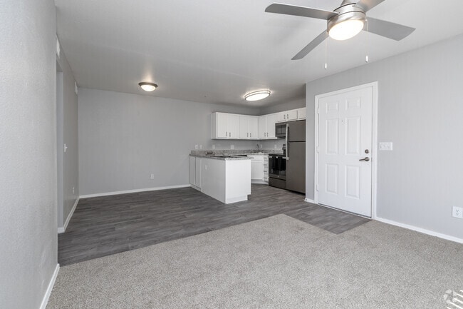 1BR, 1BA - 575SF - Living Room - Icon on Midvale