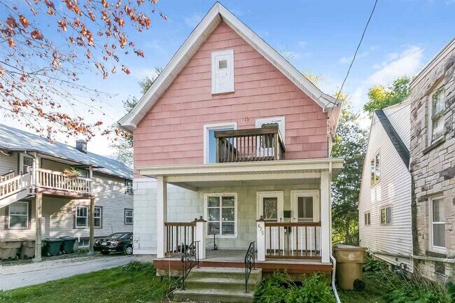 Building Photo - 625 S Orchard St