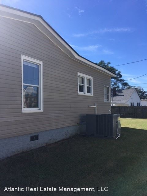 Building Photo - 3 br, 1 bath House - 908 N Main Street