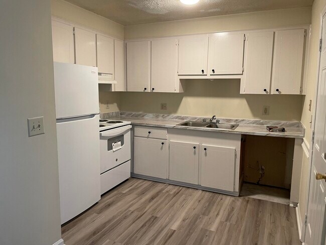 Building Photo - 6039 Springside Ln