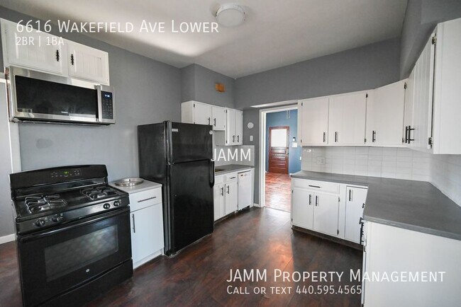 Foto del edificio - 6616 Wakefield Ave