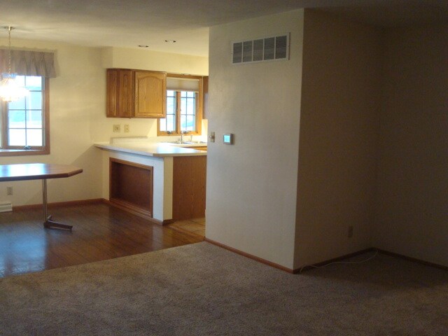 Foto del edificio - 115 Dana Dr