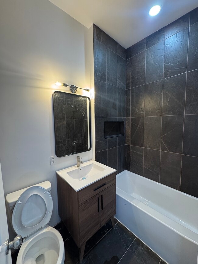 Photo - 839 S Jackson St Apartment