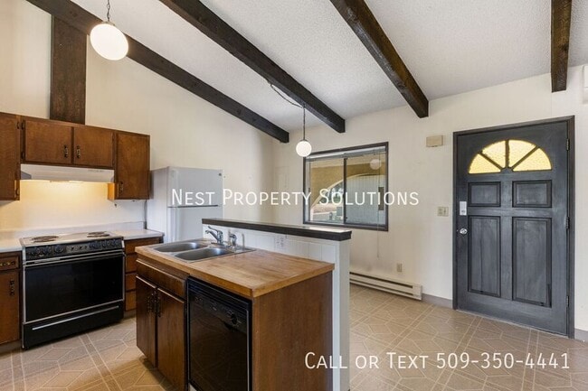 Building Photo - 101 Wildflower St NE