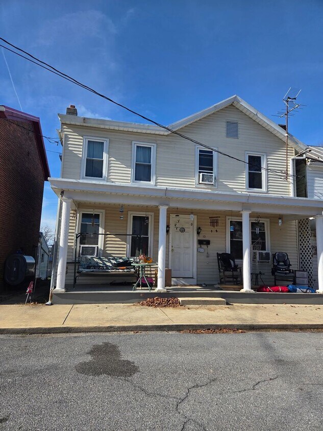 Foto principal - COMING SOON! 3 Bed 1 Bath in Newville, PA!