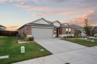 Building Photo - 1204 Nuevo Rancho Ln