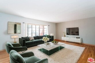 Building Photo - 10961 Strathmore Dr