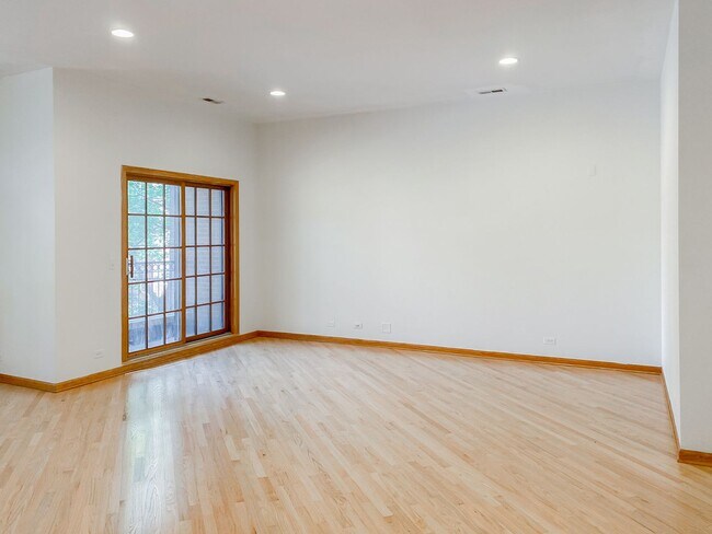 Foto del edificio - 3338 N Sheffield Ave