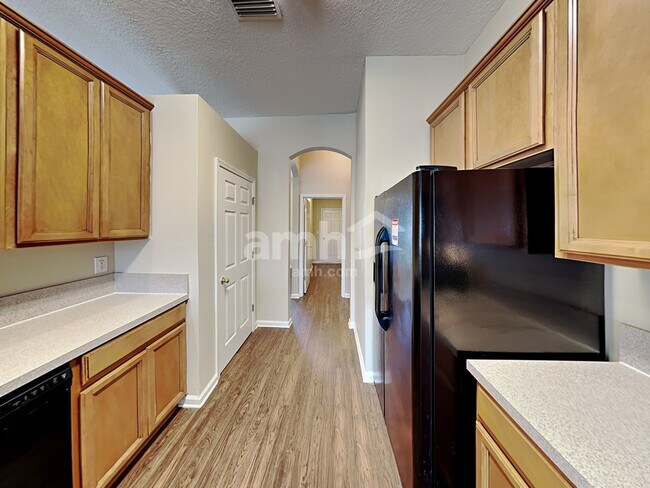 Building Photo - 14240 Sea Eagle Dr
