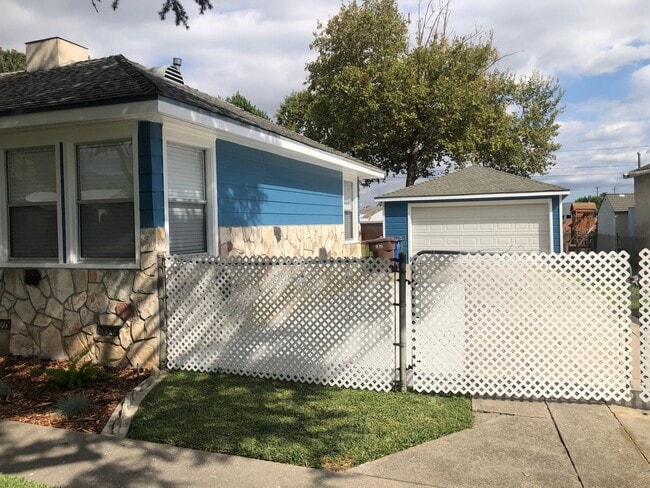 Photo - 10828 Montecito Dr House