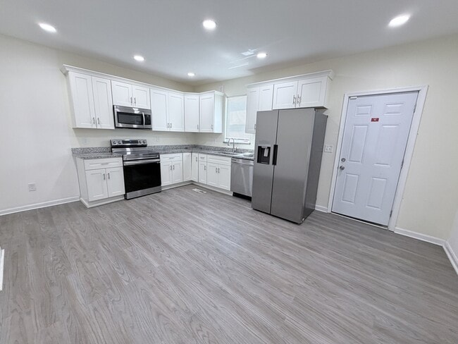 Photo - 907 Rugby St House