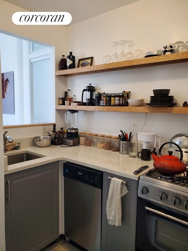 Foto del edificio - 517 E 77th St