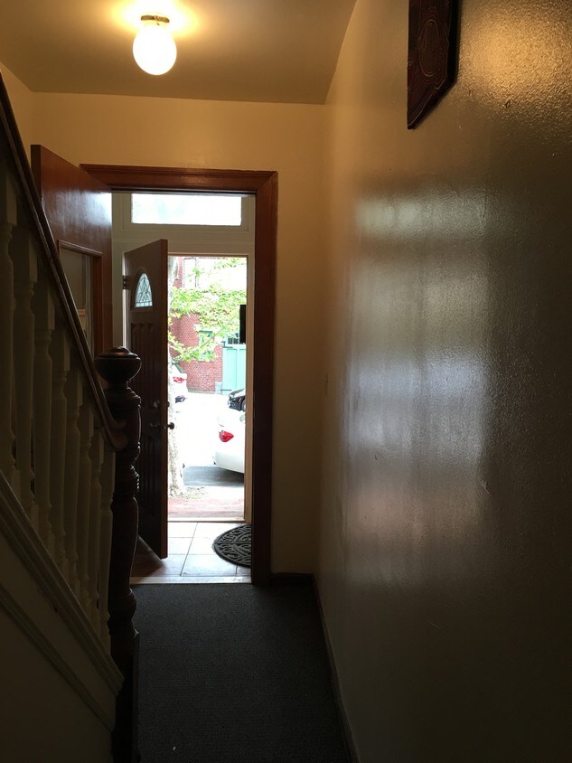 Primary Photo - 215 Bay Ridge Ave