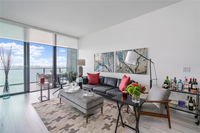 Foto del edificio - 480 NE 31st St