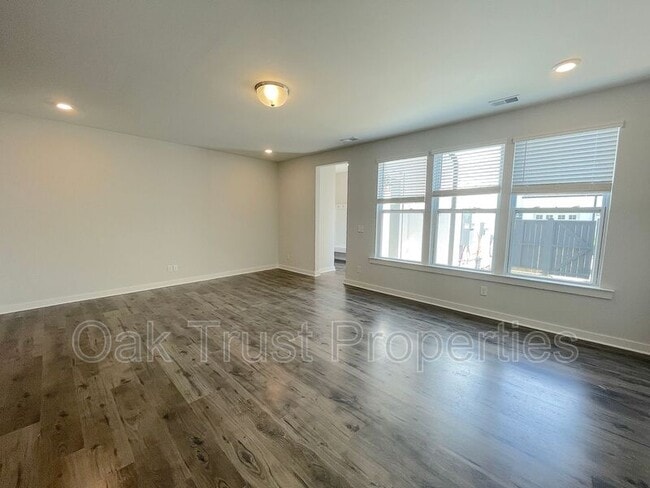 Foto del edificio - 1017 Swamp Harrier Ave