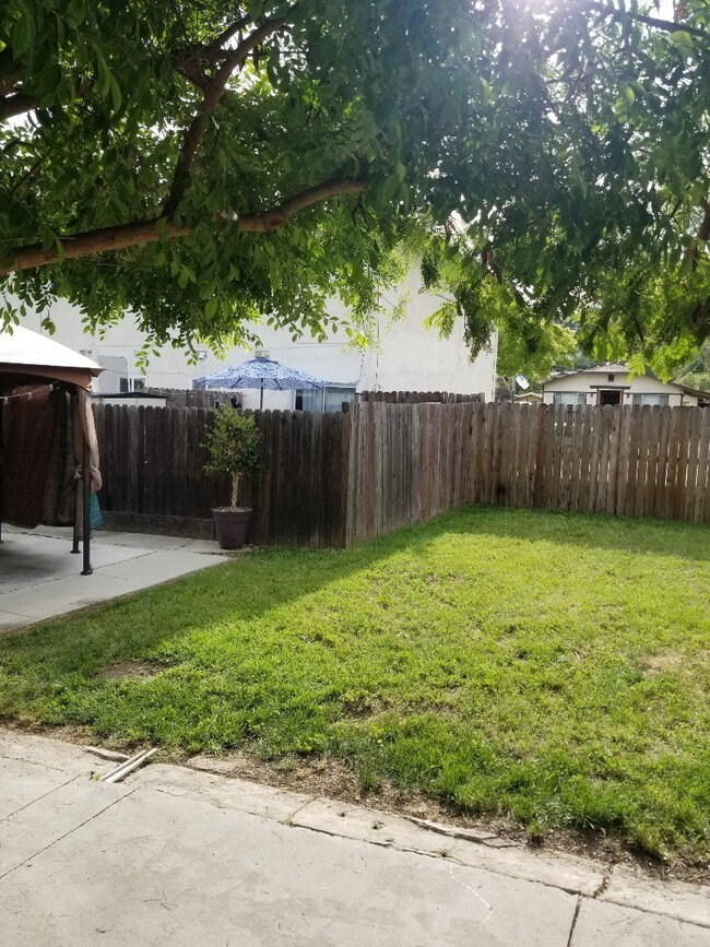 Foto del edificio - 4215 Guardia Ave