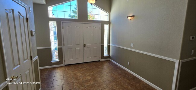 Foto del edificio - 3 bedroom 2 Bath home with garage, yard an...