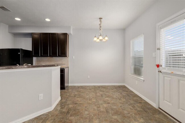 Building Photo - 11515 Champions Green Dr